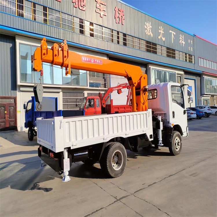 西秀区三轮随车吊定制 农用改装机自备吊中瑞长期出售